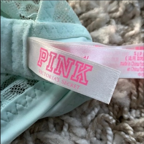 Victoria's Secret Bra - Picture 6 of 7
